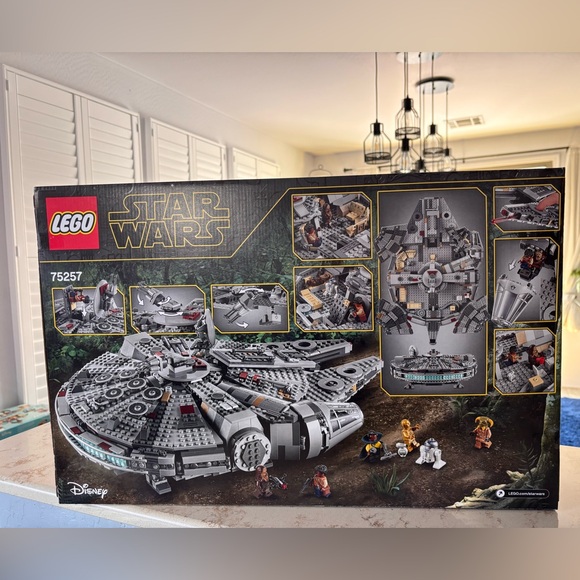 LEGO Star Wars Millennium Falcon 75257 - New Factory Sealed